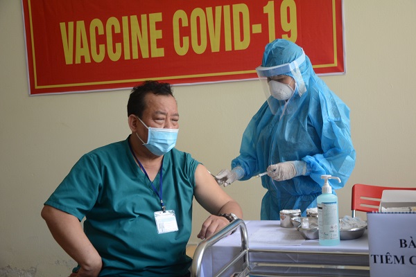 Gần 50.000 người Việt Nam đã được tiêm vaccine COVID-19